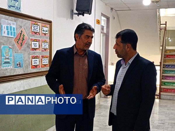 آزمون سنجش در دبیرستان میثاق 