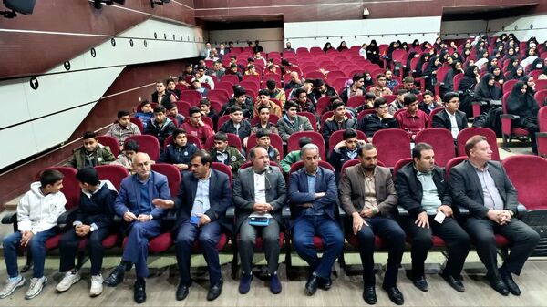 درخشش نخبگان قرآنی پلدختر در آیین تجلیل برگزیدگان مسابقات قرآن، عترت و نماز 
