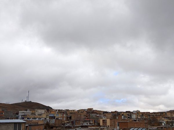 بارش زیبای باران با عطر و بوی بهار در شهرستان بن
