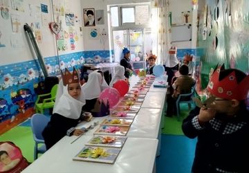 جشن غنچه‌ها در پیش‌دبستانی باران علم هوراند