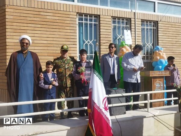 فرزندان شهدا با همراهی ارتش راهی مدرسه شدند