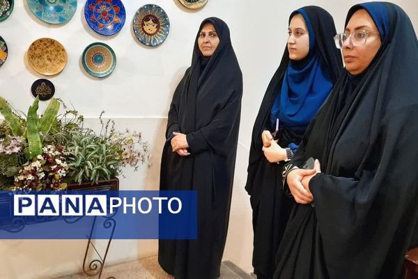 برپایی نشست ادبی به مناسبت بزرگداشت روز معلم و سعدی شیرازی