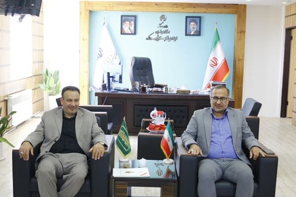 تجلیل فرماندار فیروزکوه از کارکنان حراست 