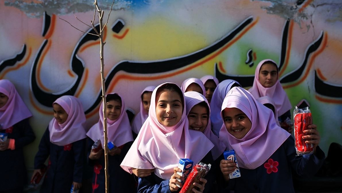 تمدید مهلت ثبت‌نام پایه هفتم مدارس شاهد تا 20 تیر