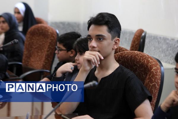 تجلیل از دانش‌آموز خبرنگاران پانا کاشان