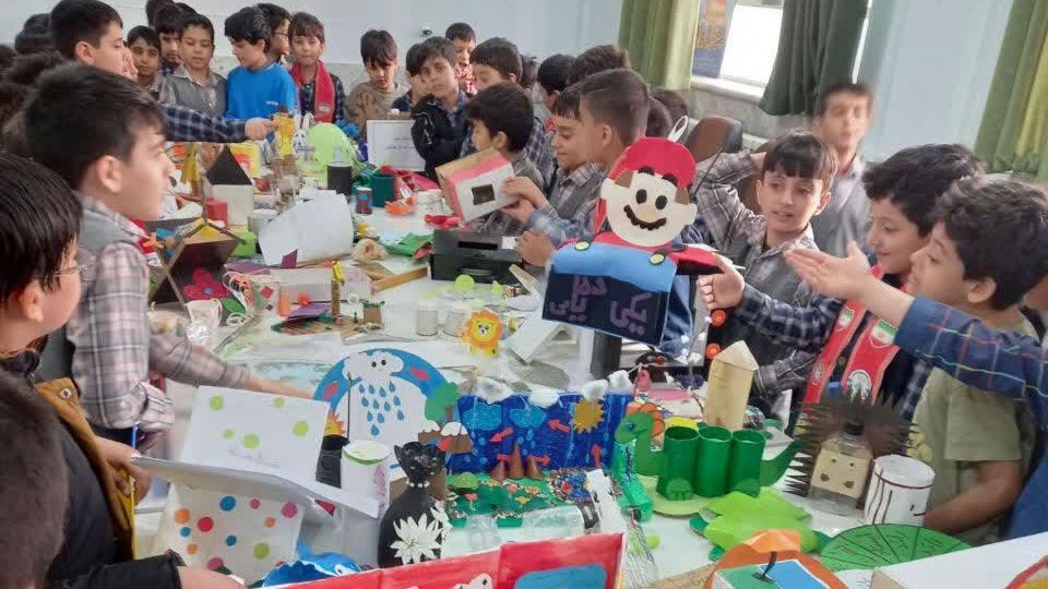 نمایشگاه جابربن‌ حیان در دبستان پسرانه فرهنگیان ۱