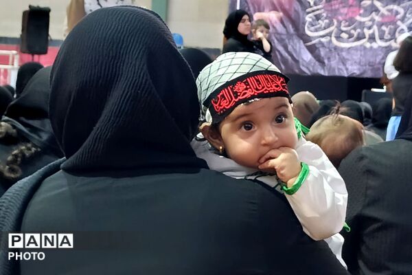نوای «لبیک یا حسین» از گهواره‌ها؛ اجتماع شیرخوارگان حسینی در اسلام‌آباد غرب