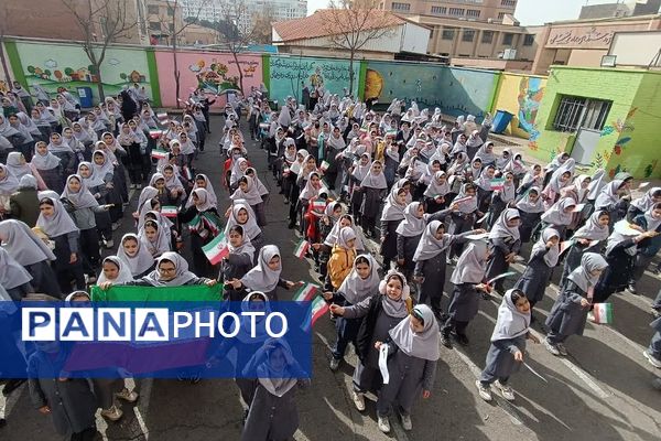جشن انقلاب در ناحیه دو شهرری با حضور معاون پرورشی و فرهنگی شهرستانهای استان تهران 