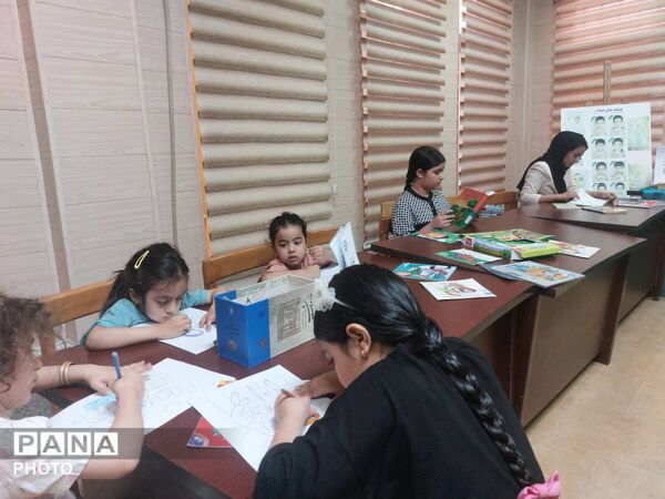 برگزاری نشست «خانواده کتاب‌خوان» در کتابخانه الزهرا(س) حاجی‌آباد