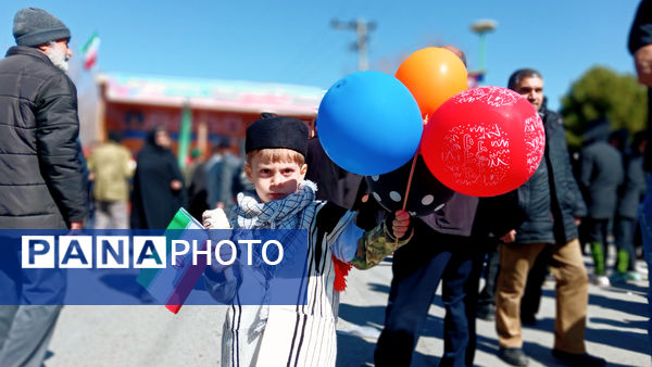 حضور حماسی مردم شهرضا در راهپیمایی 22 بهمن