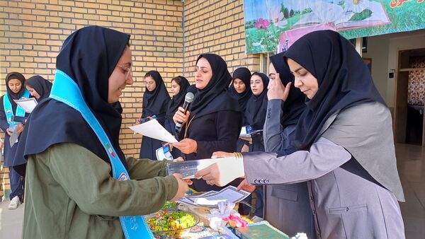 زنگ مهر با طنین مقاومت در دبیرستان دارالفنون 