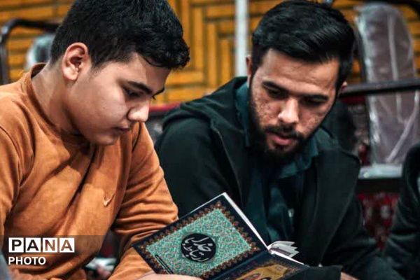 برپایی سفره افطاری در مسجد علی ابن ابیطالب نسیم‌شهر