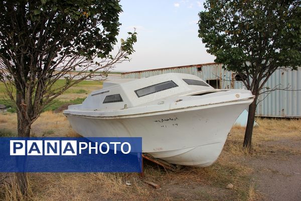 قایق‌های به گل نشسته دریاچه ارومیه