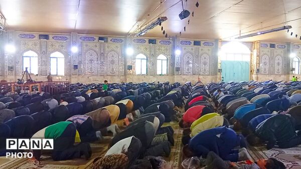 نماز جمعه عبادی و سیاسی در مصلی یاسوج