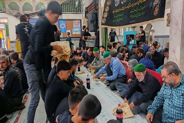 مراسم عزاداری و زنجیرزنی هیئات مذهبی شهر بار در روز تاسوعا حسینی 