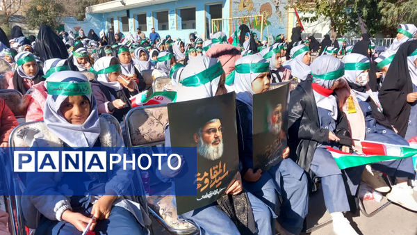 انس و ارادت دانش‌آموزان مدارس ناحیه یک قم به شهید گمنام