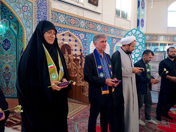 حضور مسئولان میان معتکفین مدرسه تمام تشکیلاتی پیشتازان صدرا متوسطه اول در اختتامیه اعتکاف 