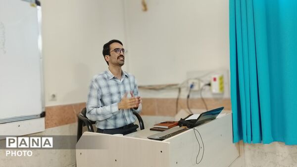اجرای طرح کیفیت بخشی منابع انسانی مدارس دولتی در ساوه