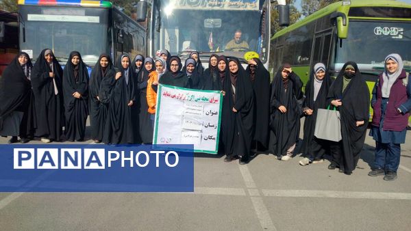 گرامیداشت یاد شهدا توسط دانش‌آموزان دبیرستان شهیده محبوبه دانش