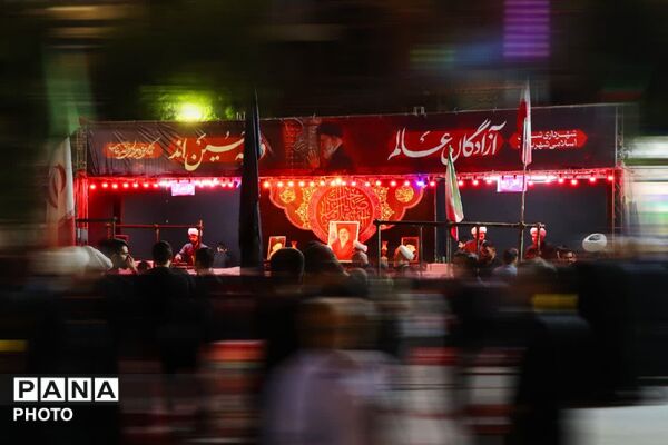 مردم ولایتمدار بناب با حضور با شکوه در تجمعات شبانه در تجدید بیعت با رهبر معظم انقلاب، وحدت ملی را به نمایش گذاشتند.