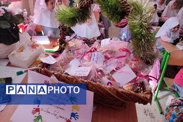 برگزاری جشنواره تخم مرغ به‌مناسبت روز جهانی کودک در ناحیه 2 شهرری 