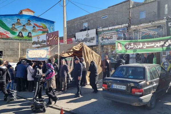 پذیرایی موکب شهدای فیروزکوه در روز شهادت حضرت فاطمه (س).