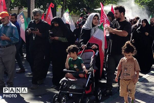  وداع با رهبر شهید در جوار بارگاه رضوی