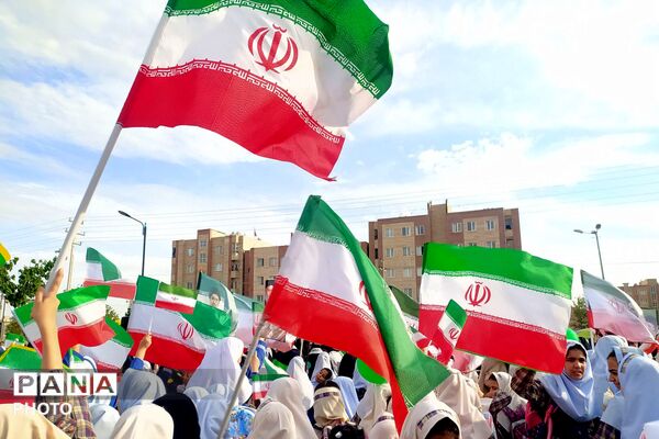 اجتماع صمیمی دانش‌آموزان نیشابور به یاد ۱۶۸ فرشته های دبستان شجره طیبه ی میناب