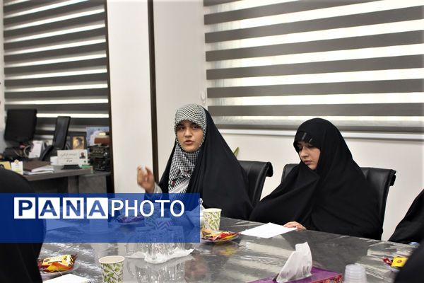 محفل شعر بانوان «رحیل» ویژه کودکان شهید 