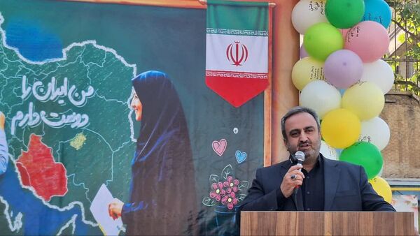 آیین متمرکز استانی جشن عاطفه‌ها‌ در دبیرستان فرزانگان یک ناحیه یک کرج 