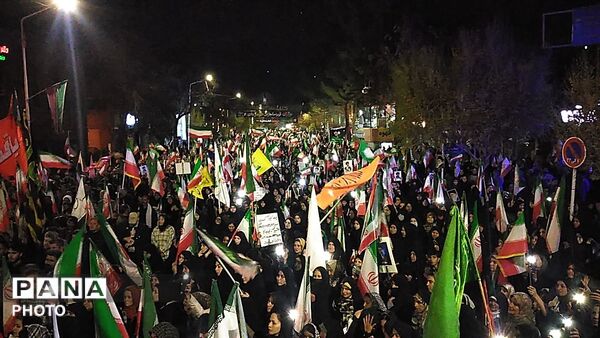 مراسم تشییع دو شهید شهرک صنعتی خیام زبرخان در حسینیه امام نیشابور 