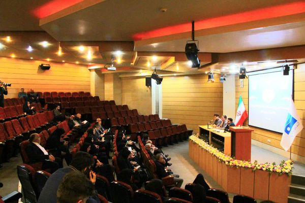 نشست خبری مدیرکل شرکت آب منطقه ای استان یزد ویژه دهه فجر