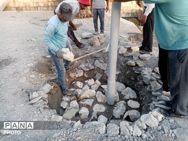 نصب برج نور در محوطه حمام مارم فین با مشارکت مردمی