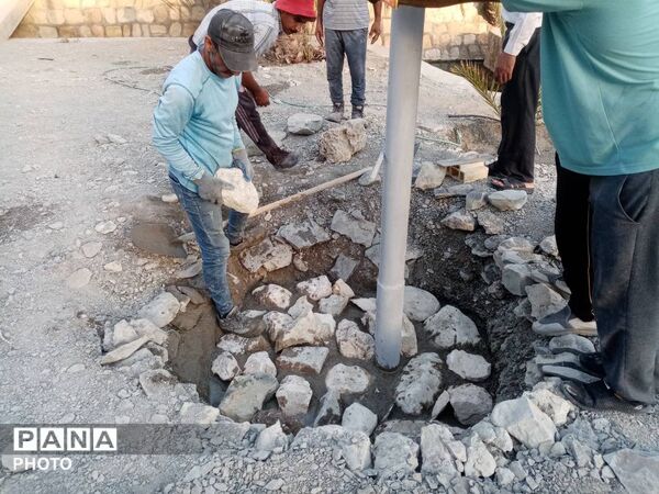 نصب برج نور در محوطه حمام مارم فین با مشارکت مردمی