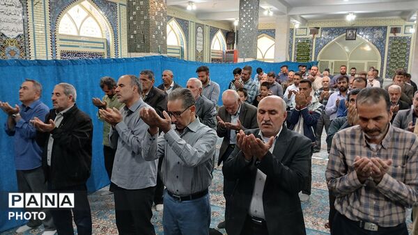 شکوه حضور در نماز جمعه بن