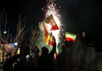 طنین گلبانگ نوای« اللّه اکبر » شب ۲۲بهمن  در شهر بار نیشابور