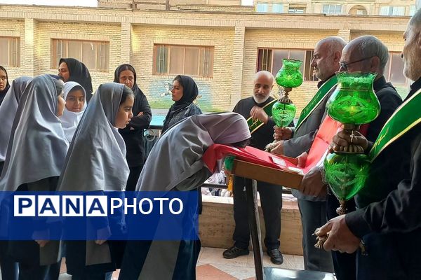 عطر حرم در کلاس‌های دبستان شهید باهنر۲