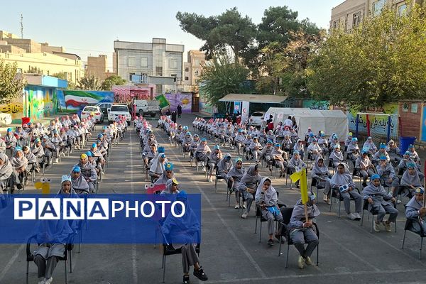 تماشاخانه سیار در شهر سفیددشت 