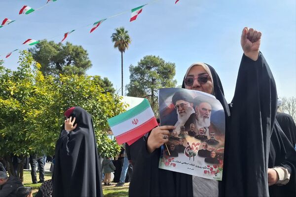 برخیز که فجر انقلاب است امروز