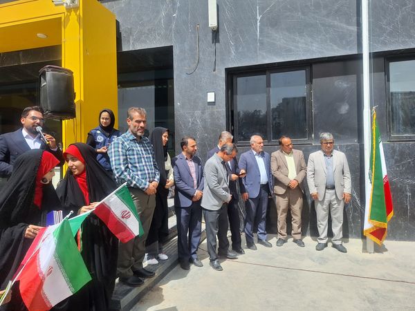 کاروان تجهیزات نوسازی، راهی مدارس اصفهان شد