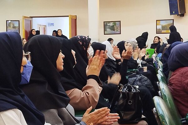 هنرنمایی دانش‌آموزان مدارس ناحیه دو شهرری در جشن میلاد حضرت فاطمه (س)
