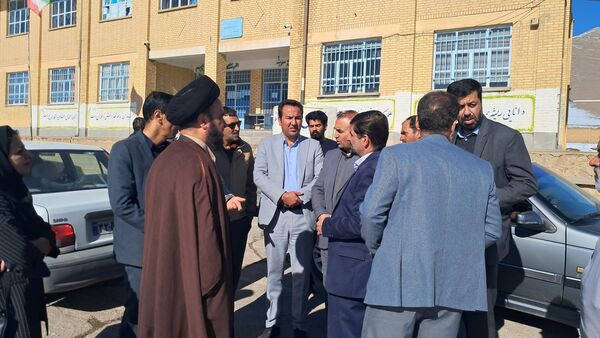 حضور مدیرکل آموزش و پرورش چهارمحال‌وبختیاری در مدارس شهر وردنجان