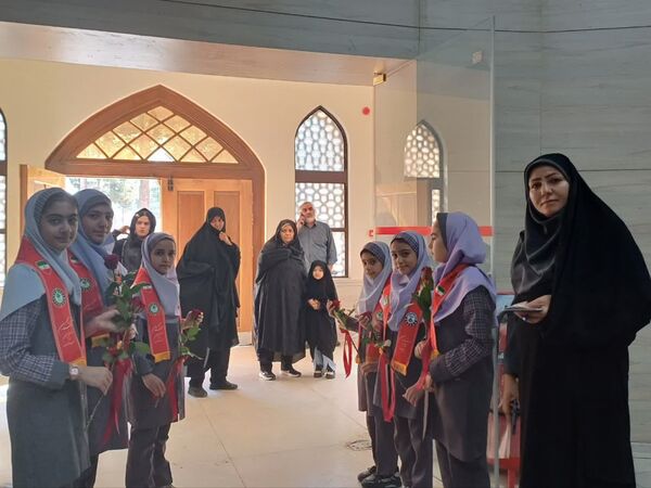 جشن ستارگان دانش‌آموزی در تالار شهرداری دولت‌آباد شهرستان برخوار 