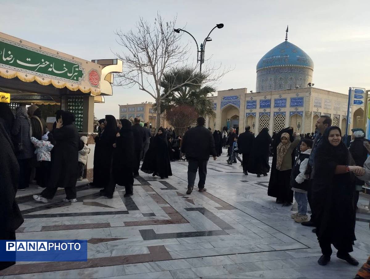 روزهای چراغ برات‌‌‌ در آرامگاه شهید مدرس کاشمر