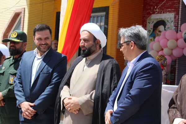 نواختن زنگ سپاس معلم در دبستان دخترانه شاهد نرگس