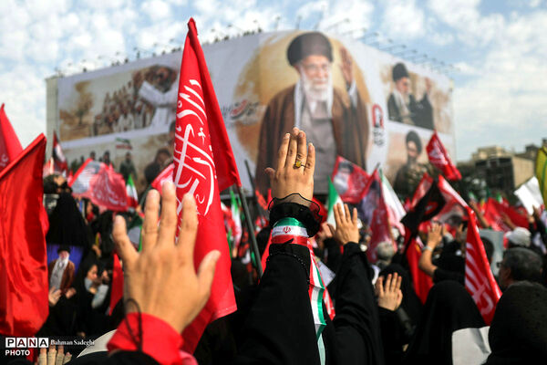 مراسم تشییع پیکر مطهر رهبر شهید انقلاب در تهران - 2