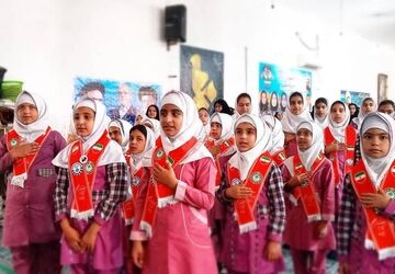 ‌پیام محبت‌آمیز دانش‌آموزان باشت به معلمان خود