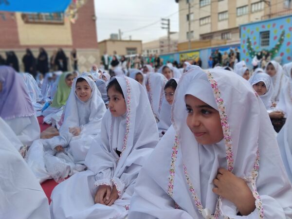 برگزاری جشن تکلیف فرشتگان دبستان شهید باهنر ۲ ملارد 