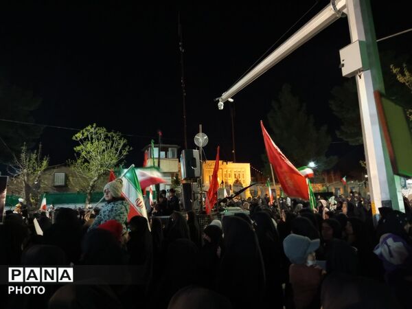 چهاردهمین شب از اتحاد مقدس؛ خیابان ها غرق در صدای مرگ بر آمریکا