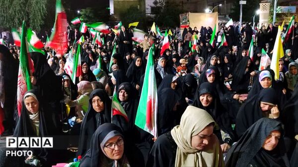 تجمعات مردمی نجف آباد همراه با جشن تکلیف دختران و اقامه نماز استغاثه